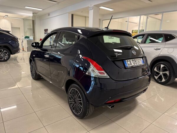 Lancia Ypsilon 1.2 Benzina Gold