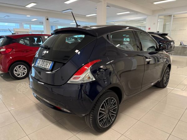 Lancia Ypsilon 1.2 Benzina Gold