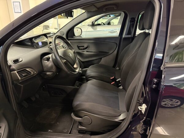 Lancia Ypsilon 1.2 Benzina Gold