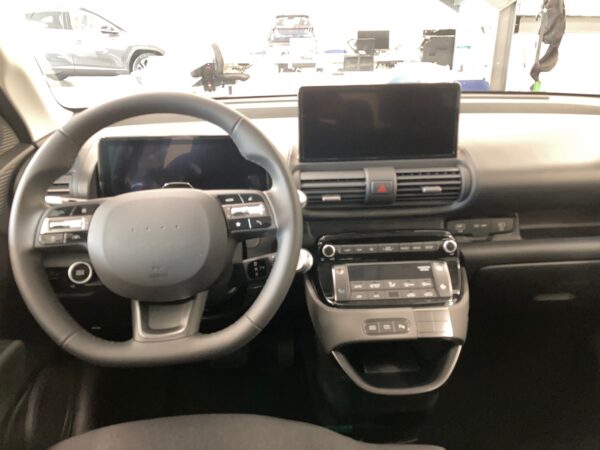 Hyundai Inster 49 KWh XClass + 17"